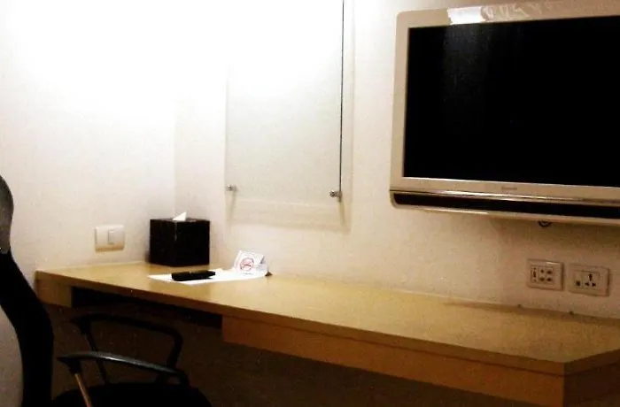 Iyarin@tuk Chang Ratchayothin Hotel 3*