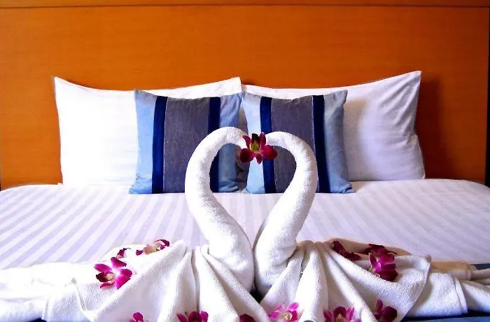 Iyarin@tuk Chang Ratchayothin Hotel 3*