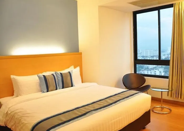 Iyarin@tuk Chang Ratchayothin Hotel 3*